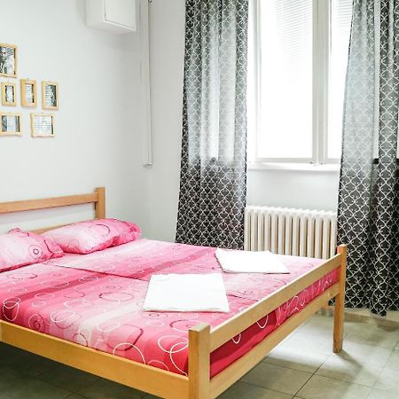 Hostel Yolo Belgrad Zewnętrze zdjęcie
