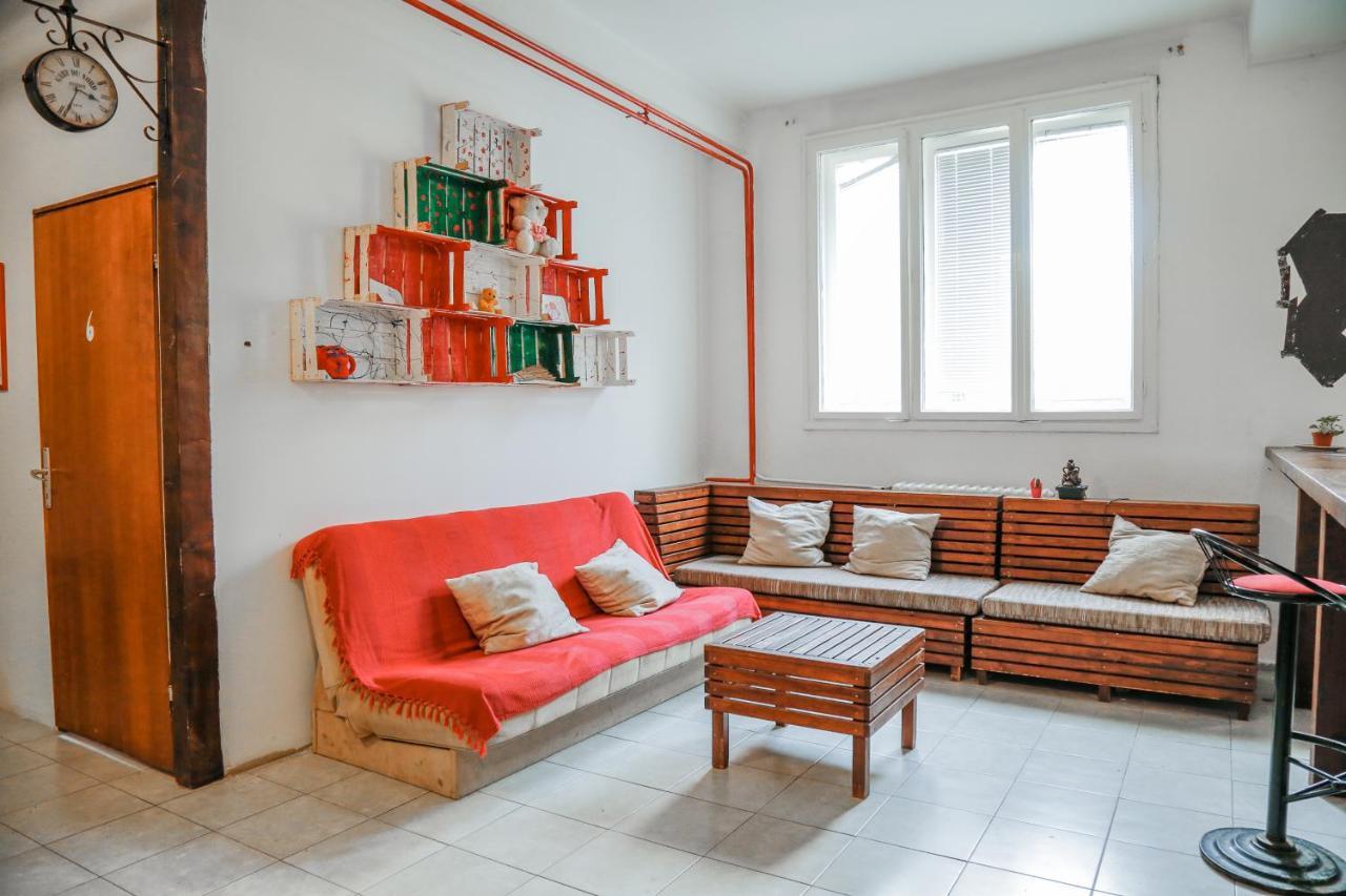 Hostel Yolo Belgrad Zewnętrze zdjęcie
