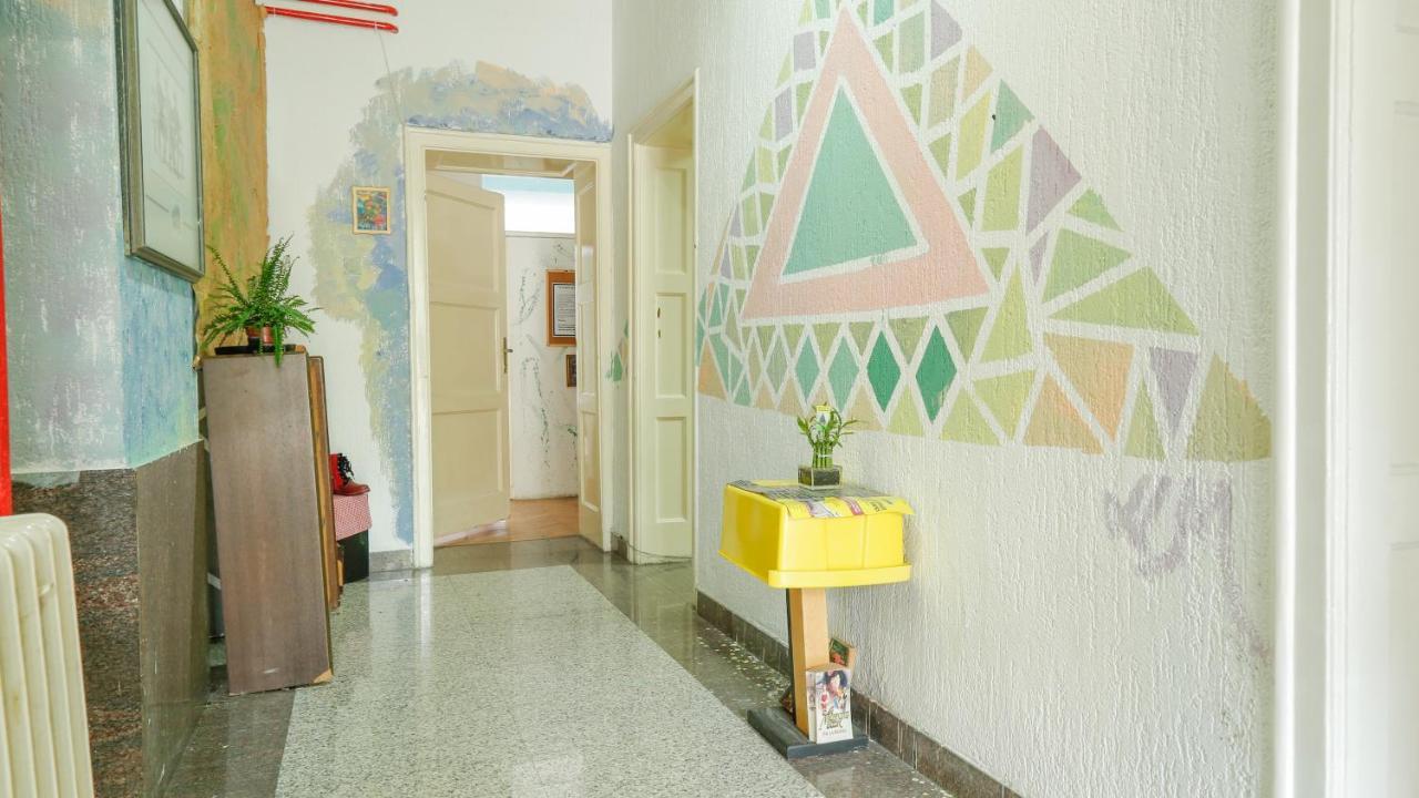 Hostel Yolo Belgrad Zewnętrze zdjęcie