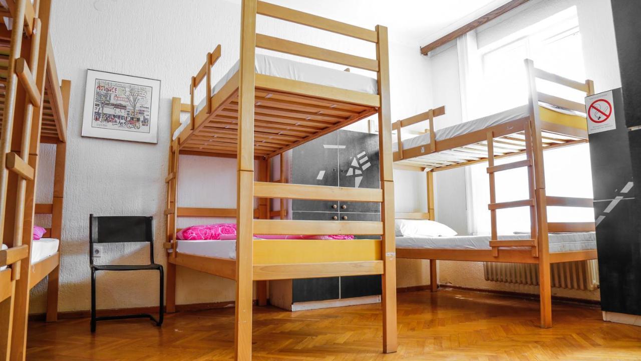 Hostel Yolo Belgrad Zewnętrze zdjęcie