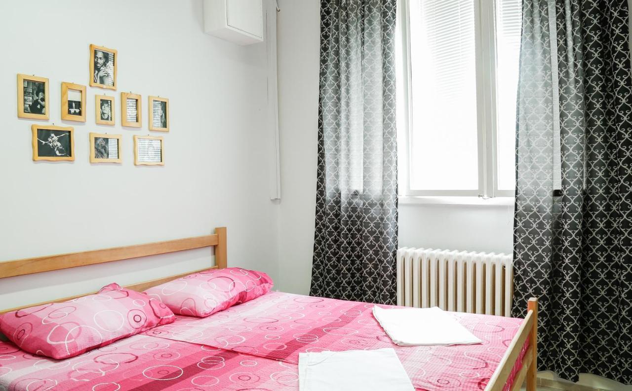 Hostel Yolo Belgrad Zewnętrze zdjęcie